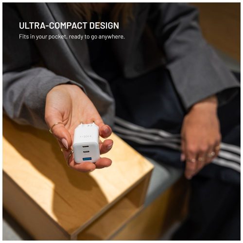 FIXED Mini 2x USB-C, USB-A GaN töltő adapter 65W, fehér